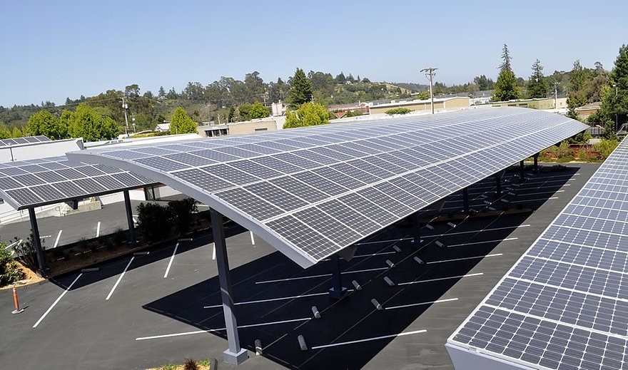 Usina solar de grande porte
